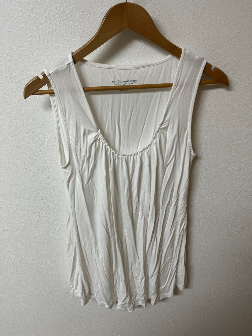 Soft Surroundings White Scoop Neck Lightweight Tank women’s size M